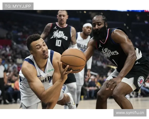 篮球持球突破规则全面解析：合法动作与违例判定标准